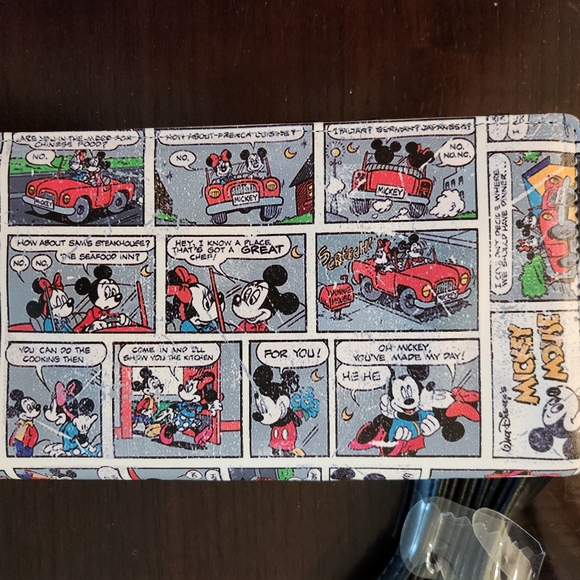 Disney Parks - Mickey & Minnie Mouse Comic Strip Wallet Wristlet (P01238) - Picture 2 of 2